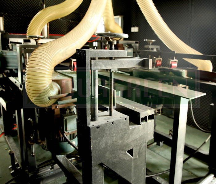 粉碎開槽一體機